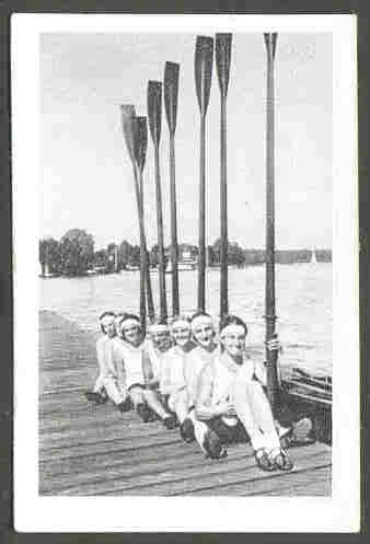 cc ger 1932 bulgaria sport photo no. 184 dresdener ruderinnen seven women sitting on pontoon 