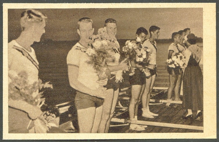 cc ger 1952 essener allgemeine zeitung og helsinki no. 743 gold medal winner 8 crew usa at the victory ceremony