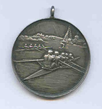 medal ger 1902 regatta hameln reverse two 4 racing with umpire s launch behind them 