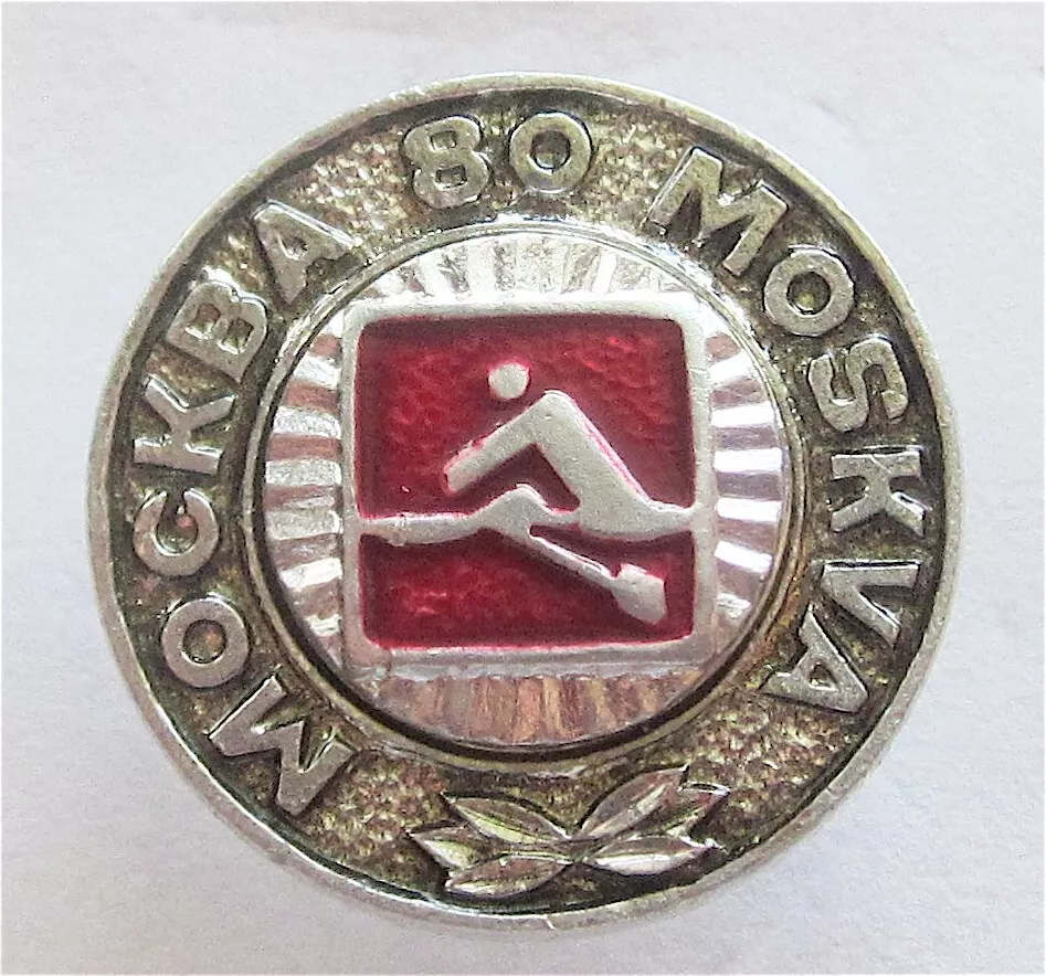 Pin Sowjet Union URS 1980 OG Moscow with Olympic pictogram No. 5 on red background